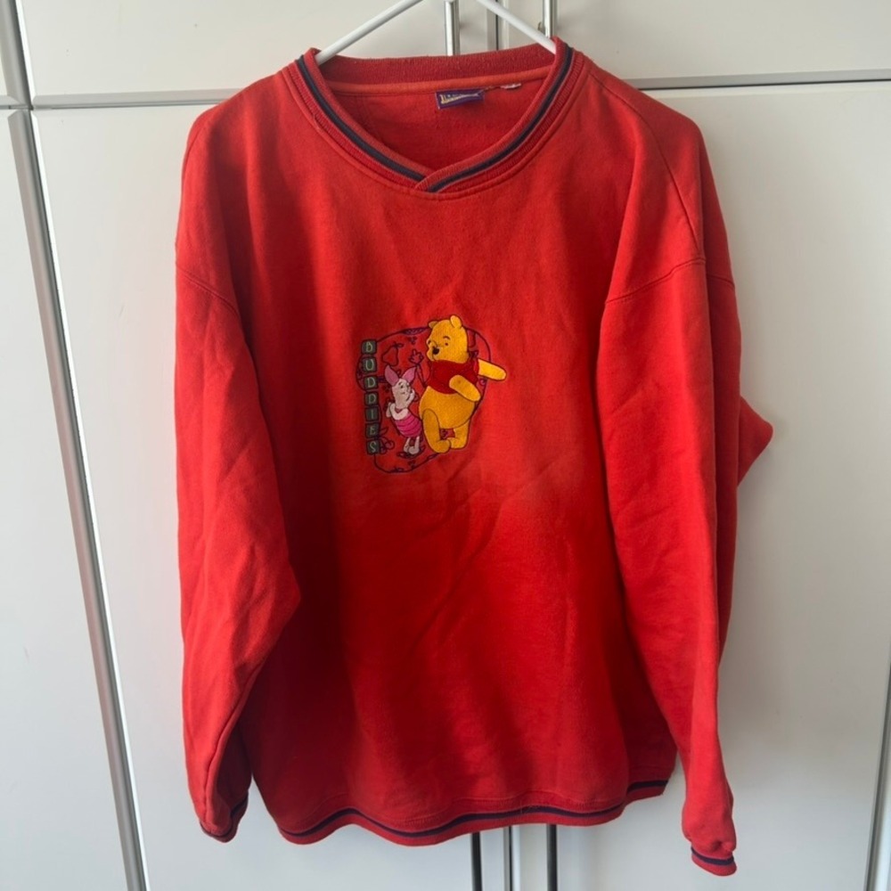 Vintage Disney Pooh 100 Acre Collection Red Winnie the Pooh Buddies Sweatshirt‎